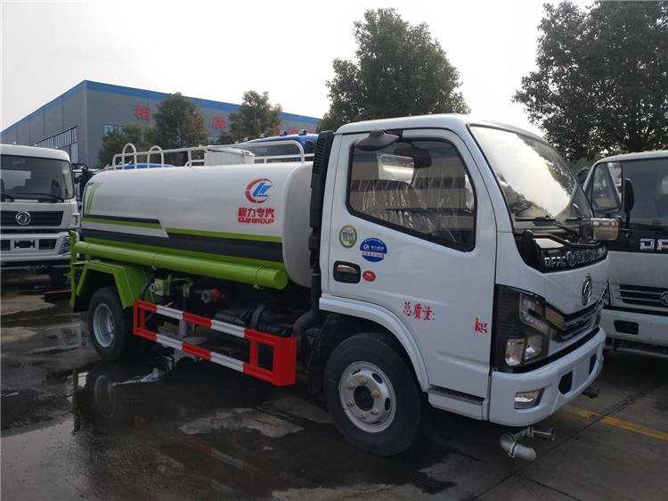 國(guó)六東風(fēng)多利卡2立方灑水車(chē)